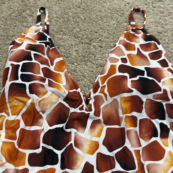 Mynah Animal Print Swimsuit  Plunge Front  Open Back XL NWT - Picture 2 of 7